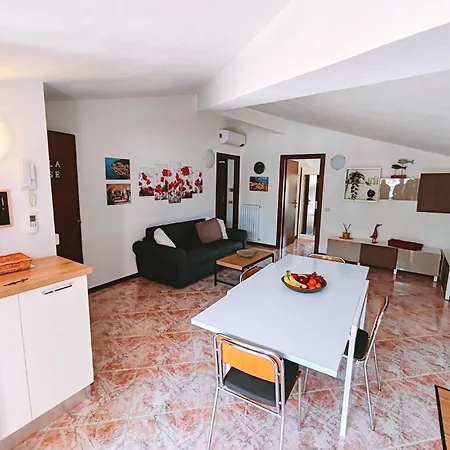 Apartment Silla House - A Due Passi Dal Malgrate